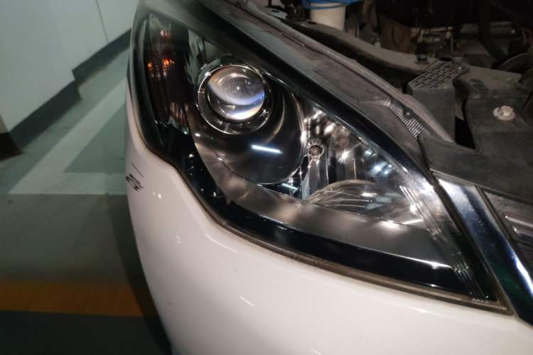 Used Roewe 360 2015 1.5L Automatic Luxury Edition Right Front Headlight