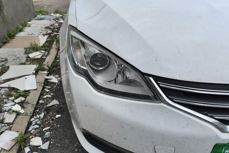 Used Roewe 360 2015 1.5L Automatic Luxury Edition Right Front Headlight