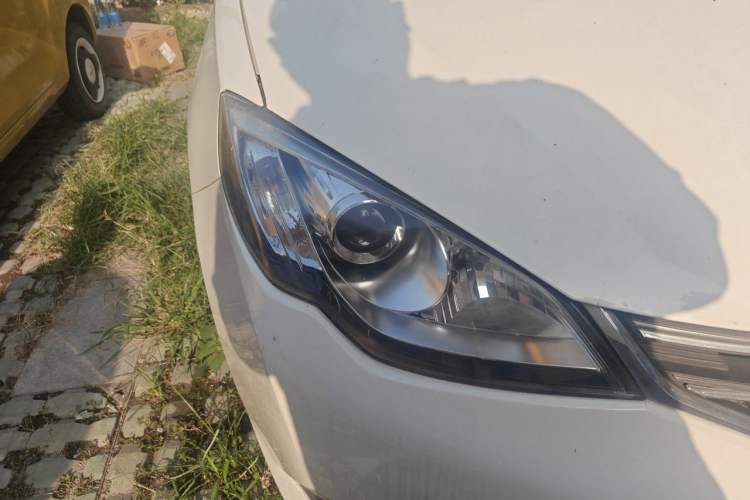 Used Roewe 360 2015 20T TST Deluxe Edition Right Front Headlight
