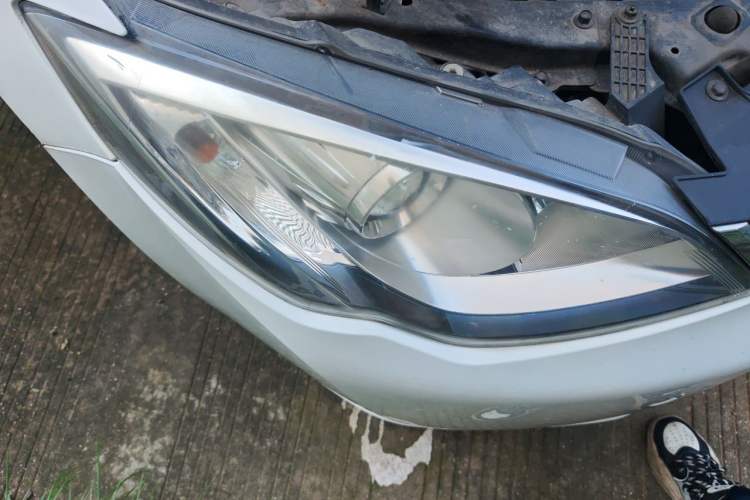 Used Roewe 360 2015 1.5L Automatic Luxury Edition Right Front Headlight