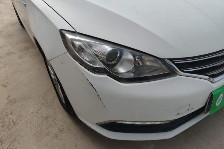 Used Roewe 360 2015 1.5L Automatic Luxury Edition Right Front Headlight