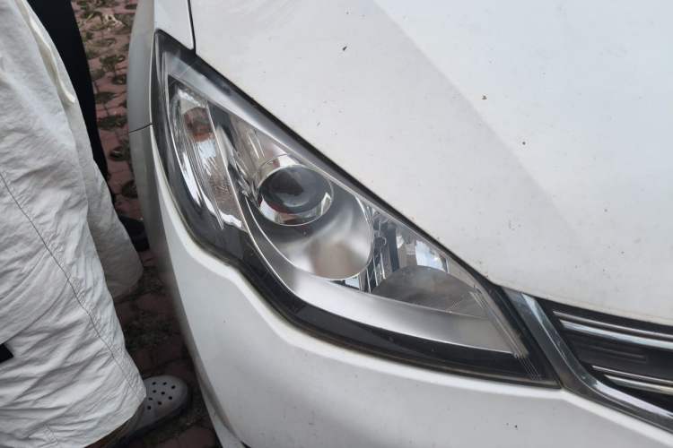 Used Roewe 360 2015 1.5L Manual Luxury Edition Right Front Headlight