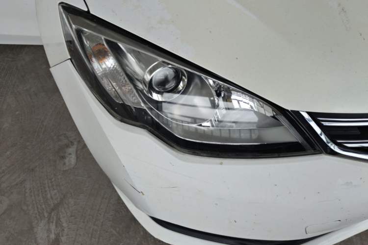 Used Roewe 360 2015 1.5L Automatic Luxury Edition Right Front Headlight