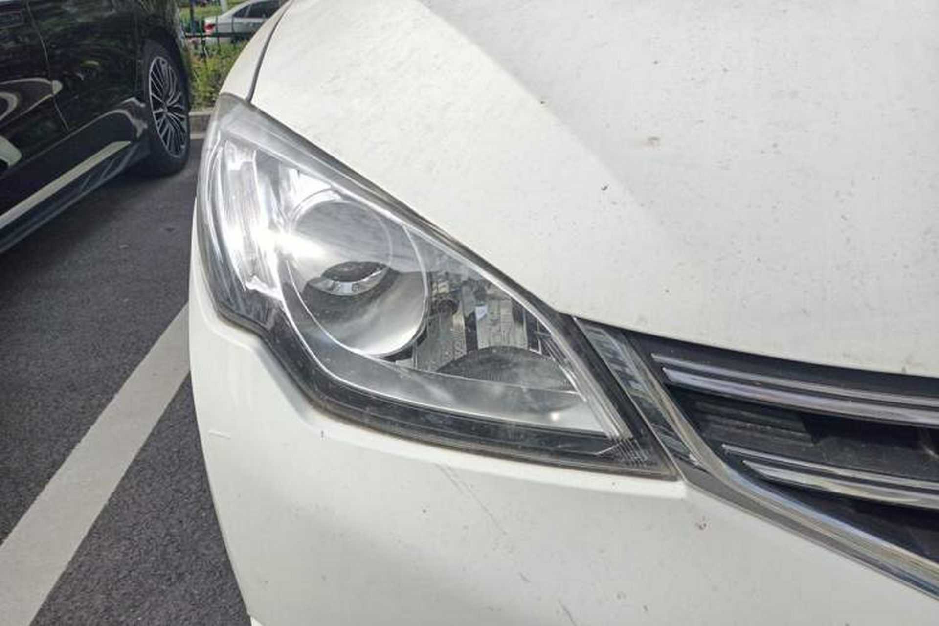 Used Roewe 360 2015 1.5L Automatic Luxury Edition Right Front Headlight