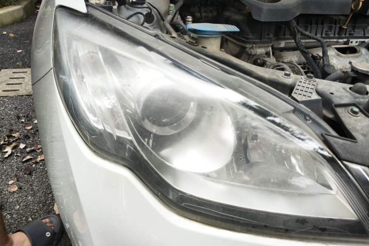 Used Roewe 360 2015 1.5L Automatic Luxury Edition Right Front Headlight