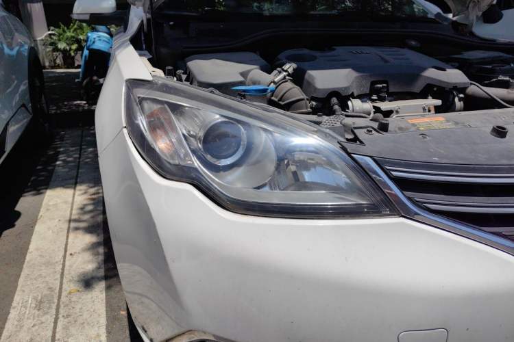 Used Roewe 360 2015 20T TST Deluxe Edition Right Front Headlight