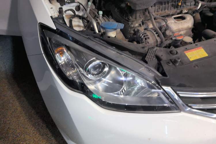 Used Roewe 360 2015 1.5L Manual Luxury Edition Right Front Headlight