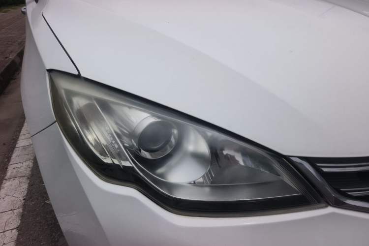 Used Roewe 360 2015 1.5L Automatic Luxury Edition Right Front Headlight