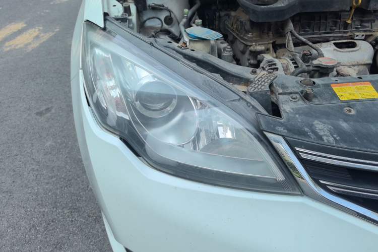 Used Roewe 360 2015 1.5L Manual Luxury Edition Right Front Headlight