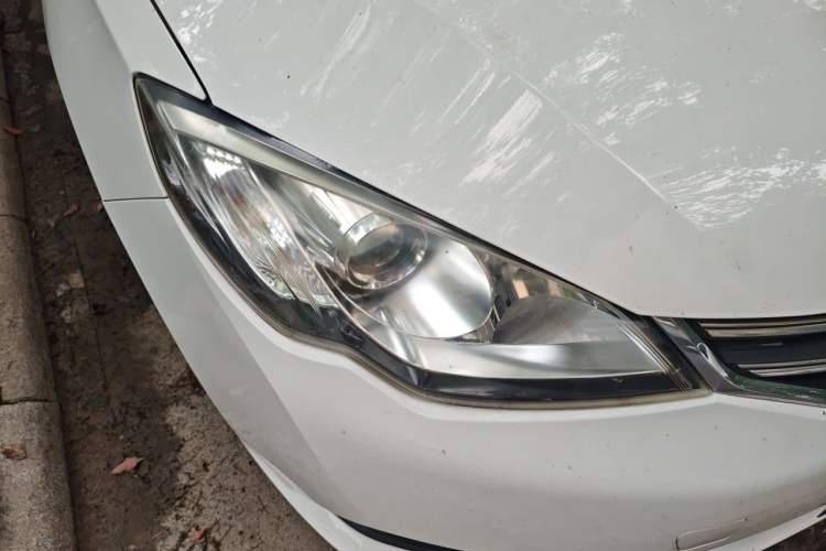 Used Roewe 360 2015 20T TST Deluxe Edition Right Front Headlight