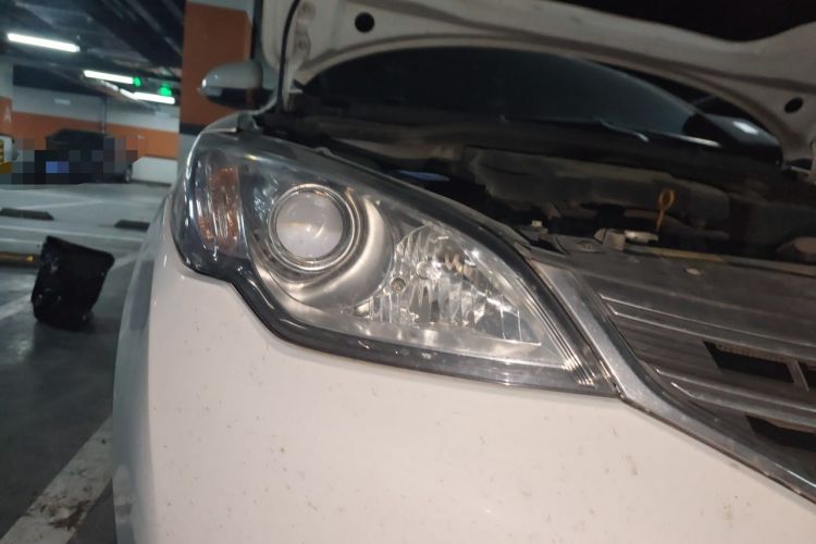 Used Roewe 360 2015 1.5L Automatic Luxury Edition Right Front Headlight