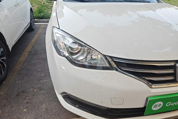 Used Roewe 360 2015 1.5L Manual Luxury Edition Right Front Headlight