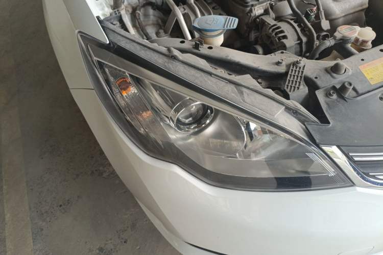 Used Roewe 360 2015 1.5L Manual Luxury Edition Right Front Headlight