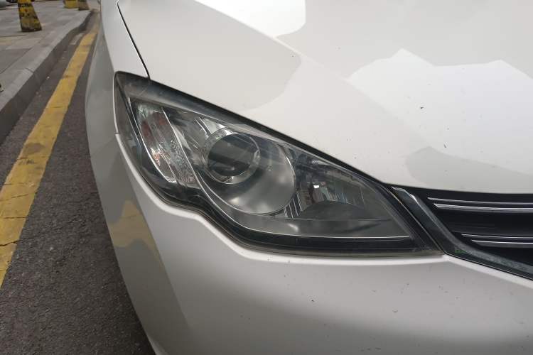 Used Roewe 360 2015 20T TST Deluxe Edition Right Front Headlight