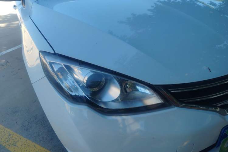 Used Roewe 360 2015 1.5L Automatic Luxury Edition Right Front Headlight