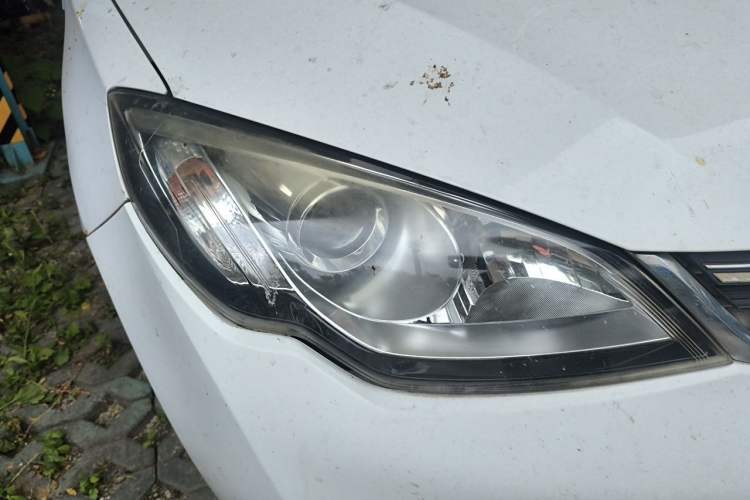 Used Roewe 360 2015 1.5L Automatic Luxury Edition Right Front Headlight