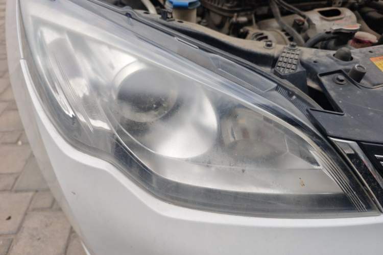 Used Roewe 360 2015 1.5L Automatic Luxury Edition Right Front Headlight