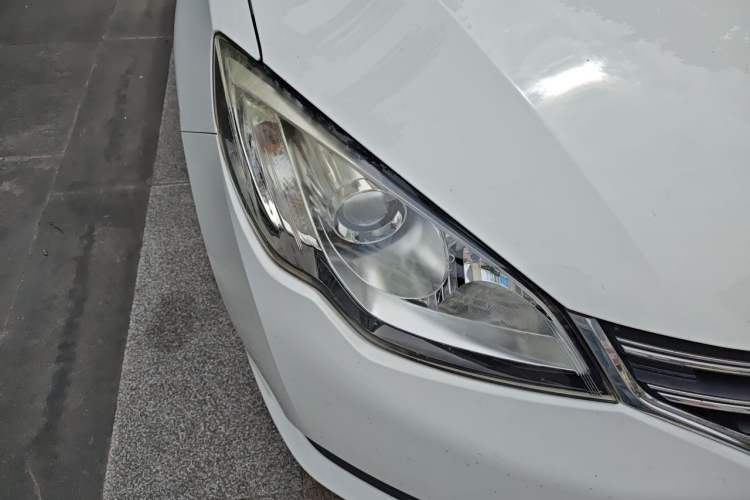 Used Roewe 360 2015 1.5L Manual Luxury Edition Right Front Headlight
