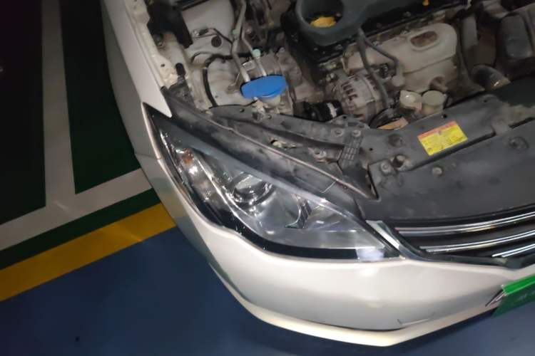 Used Roewe 360 2015 1.5L Automatic Luxury Edition Right Front Headlight