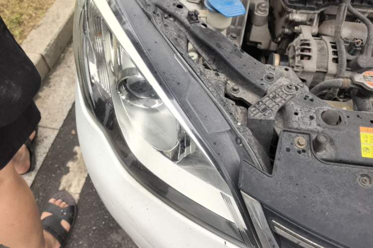 Used Roewe 360 2015 1.5L Manual Luxury Edition Right Front Headlight