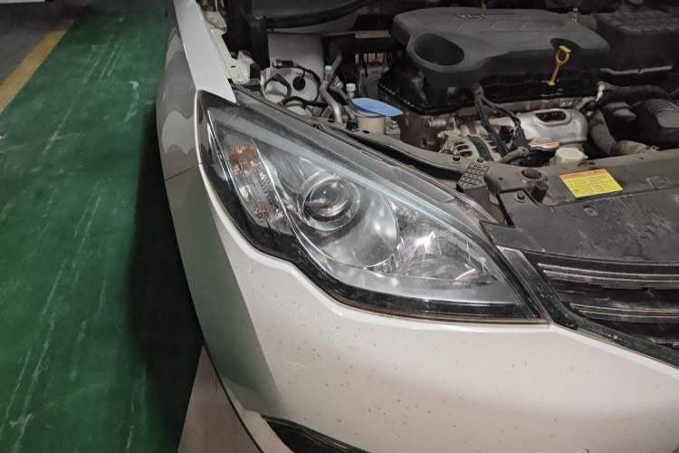 Used Roewe 360 2015 1.5L Automatic Luxury Edition Right Front Headlight