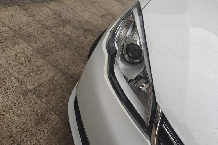 Used Roewe 360 2015 1.5L Manual Luxury Edition Right Front Headlight