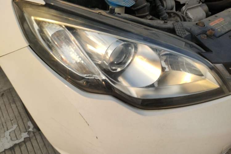 Used Roewe 360 2015 20T TST Deluxe Edition Right Front Headlight