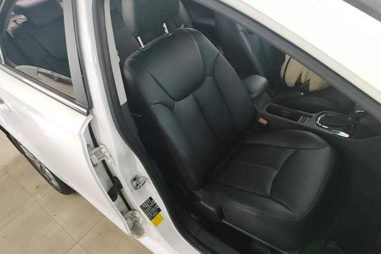 Used Roewe 360 2015 20T TST Deluxe Edition Right Front Seat
