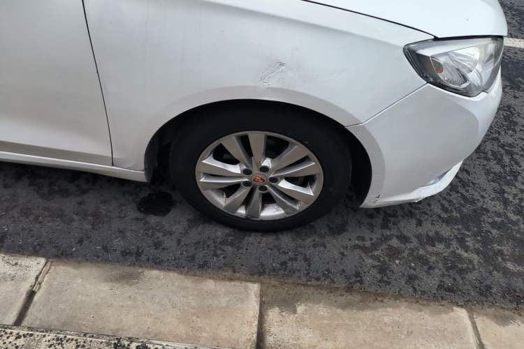 Used Roewe 360 2015 1.5L Automatic Luxury Edition Right Front Wheel Hub
