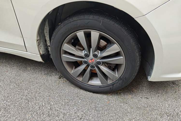 Used Roewe 360 2015 20T TST Deluxe Edition Right Front Wheel Hub