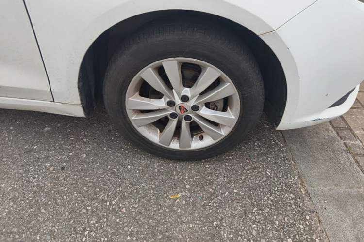 Used Roewe 360 2015 1.5L Automatic Luxury Edition Right Front Wheel Hub
