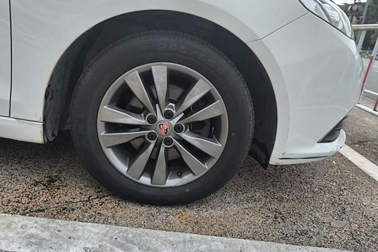 Used Roewe 360 2015 20T TST Deluxe Edition Right Front Wheel Hub