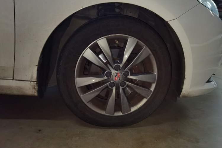 Used Roewe 360 2015 20T TST Deluxe Edition Right Front Wheel Hub