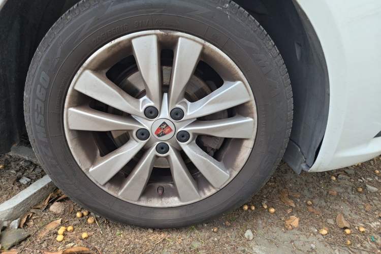 Used Roewe 360 2015 1.5L Automatic Luxury Edition Right Front Wheel Hub