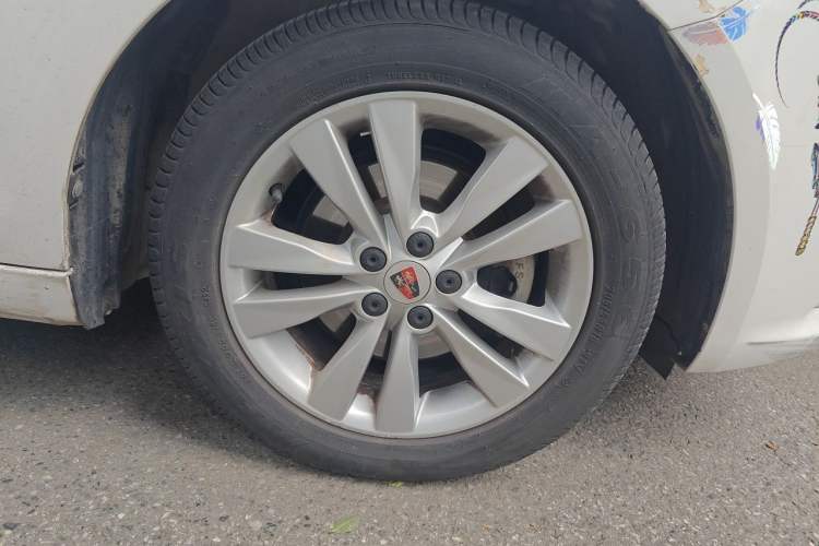Used Roewe 360 2015 1.5L Automatic Luxury Edition Right Front Wheel Hub