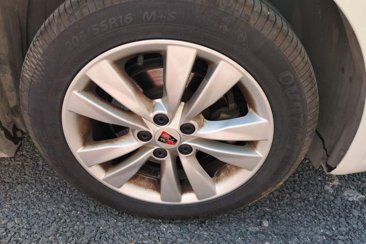 Used Roewe 360 2015 1.5L Manual Luxury Edition Right Front Wheel Hub