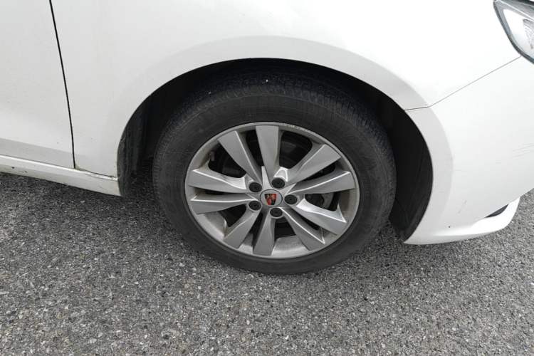 Used Roewe 360 2015 1.5L Automatic Luxury Edition Right Front Wheel Hub