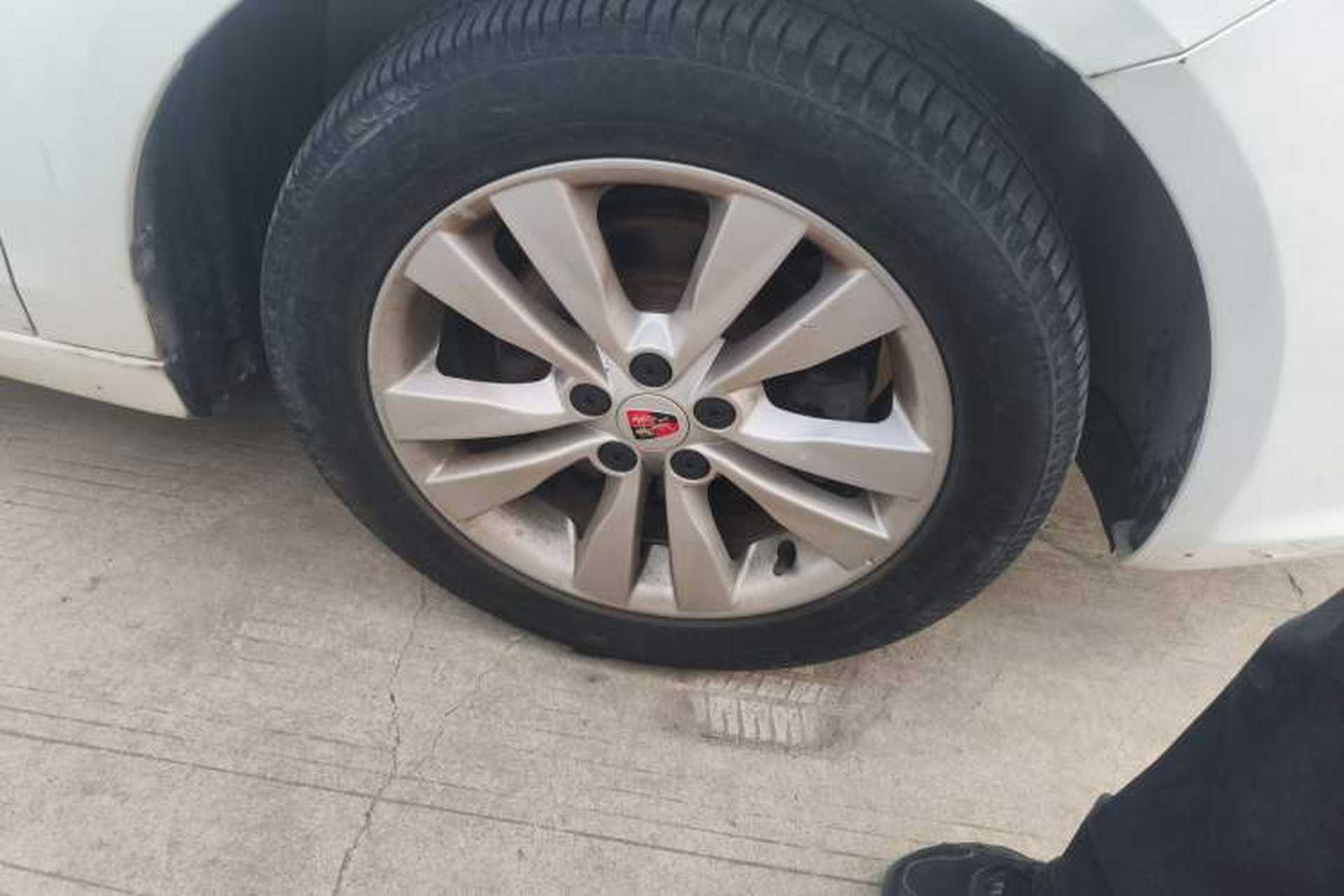 Used Roewe 360 2015 1.5L Manual Luxury Edition Right Front Wheel Hub