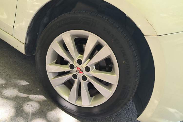 Used Roewe 360 2015 1.5L Manual Luxury Edition Right Front Wheel Hub