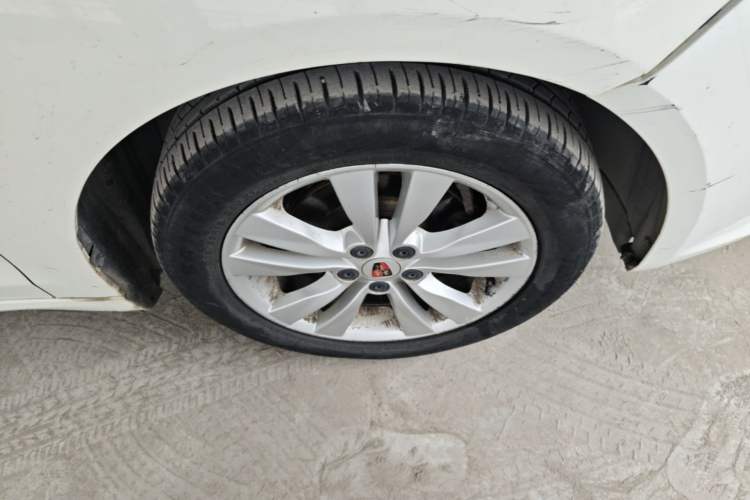Used Roewe 360 2015 1.5L Automatic Luxury Edition Right Front Wheel Hub