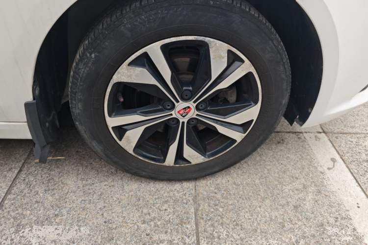 Used Roewe 360 2015 1.5L Manual Luxury Edition Right Front Wheel Hub