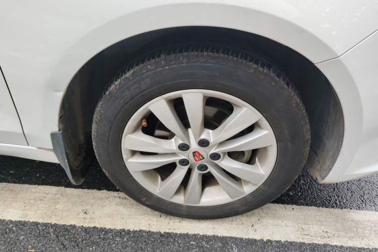 Used Roewe 360 2015 1.5L Automatic Luxury Edition Right Front Wheel Hub