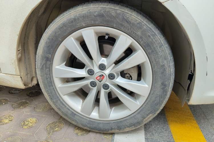 Used Roewe 360 2015 1.5L Manual Luxury Edition Right Front Wheel Hub