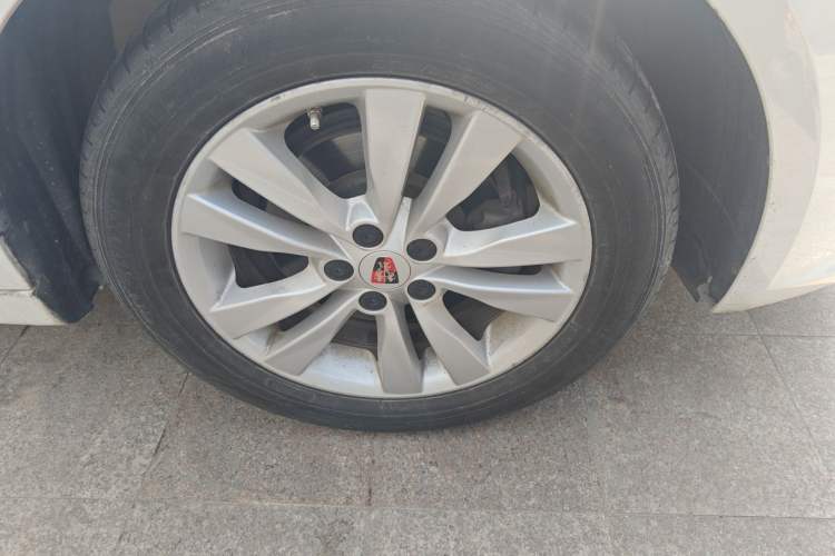 Used Roewe 360 2015 1.5L Automatic Luxury Edition Right Front Wheel Hub