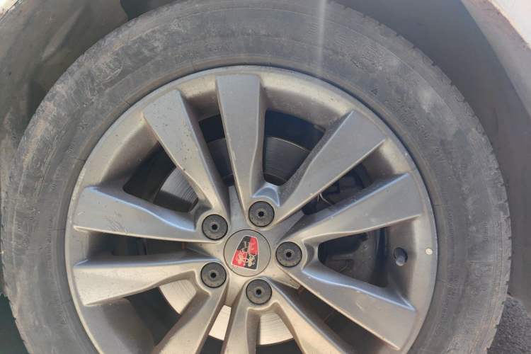 Used Roewe 360 2015 20T TST Deluxe Edition Right Front Wheel Hub