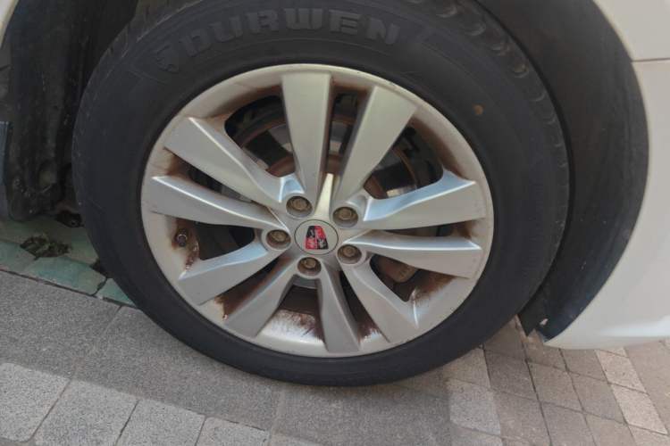 Used Roewe 360 2015 1.5L Automatic Luxury Edition Right Front Wheel Hub