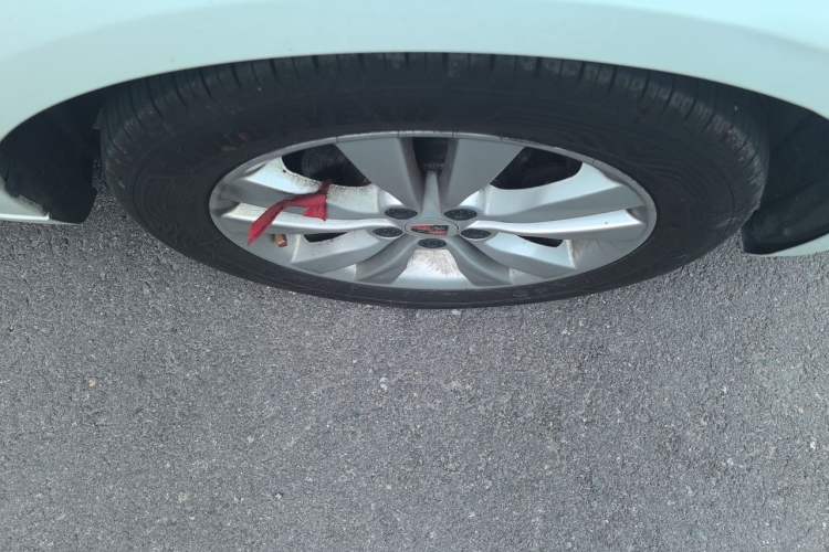 Used Roewe 360 2015 1.5L Manual Luxury Edition Right Front Wheel Hub