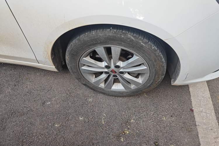 Used Roewe 360 2015 1.5L Manual Luxury Edition Right Front Wheel Hub
