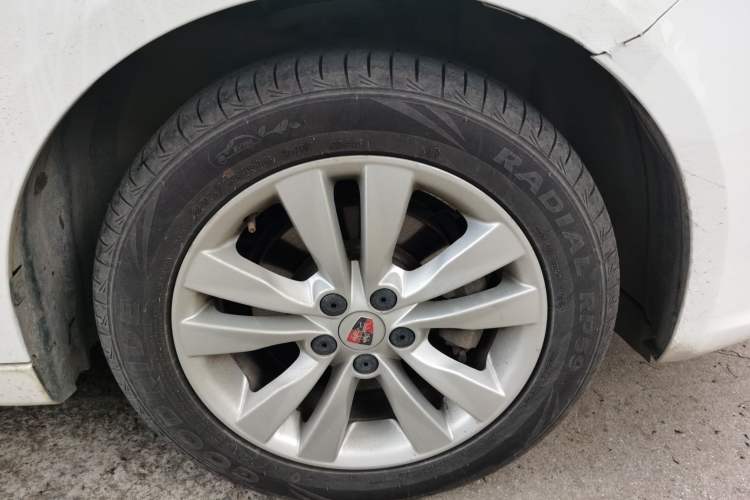Used Roewe 360 2015 1.5L Manual Luxury Edition Right Front Wheel Hub