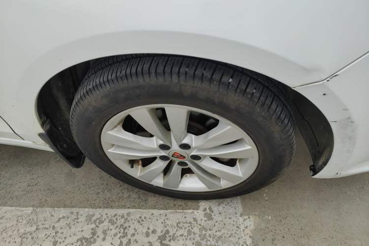 Used Roewe 360 2015 1.5L Automatic Luxury Edition Right Front Wheel Hub